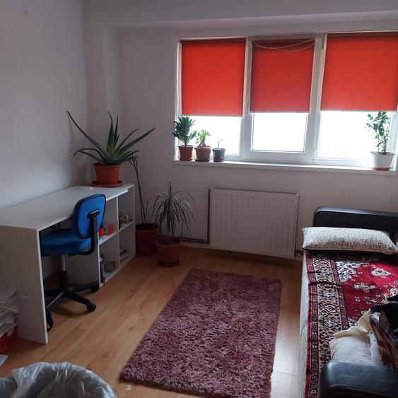 Apartament decomandat 4 camere ultracentral (zona Primarie) etajul 4/4.