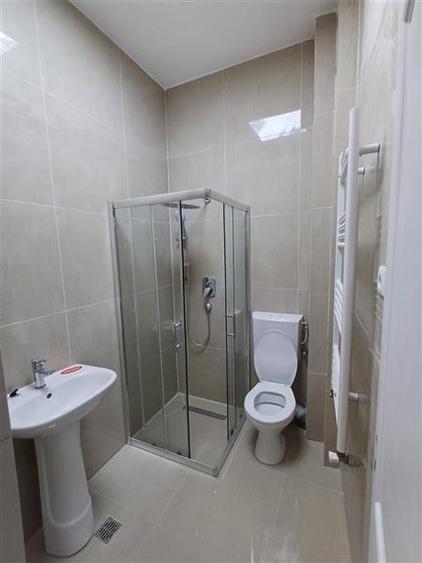 Casa 3 camere, curte individuala, zona Stefan cel Mare