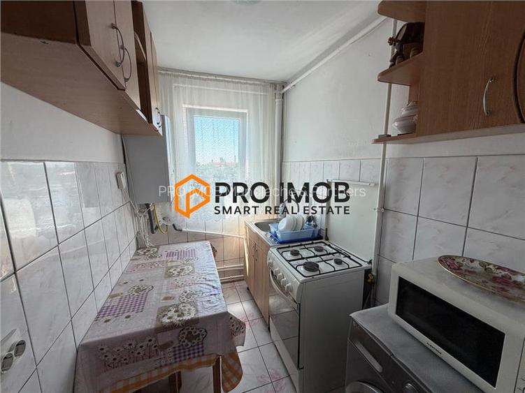 Apartament 4 camere cf 3 semidecomandat zona Micro 5 - 8