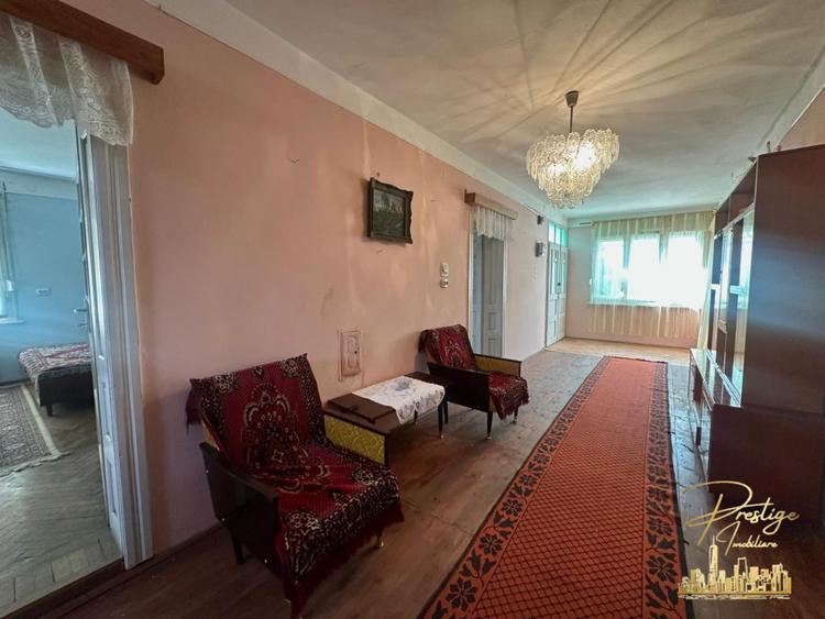 Casa cu anexe si teren de 959 mp de vanzare in Tinca - Bihor