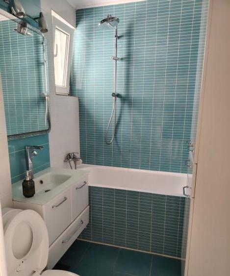 Apartament 3 camere  semidecomandat - zona Titan