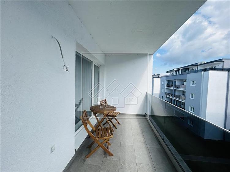 Apartament modern, cu 3 camere, balcon mare, loc de parcare inclus - C. Kogalnic
