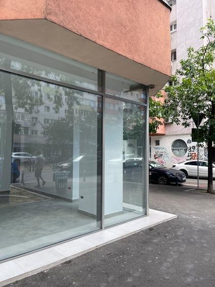Spatiu Comercial Stradal 114 mp-Vitrina Generoasa -Calea Mosilor
