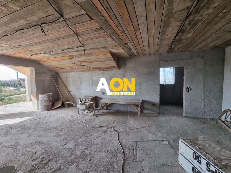 Casa la rosu,2100 mp teren,zona Micesti