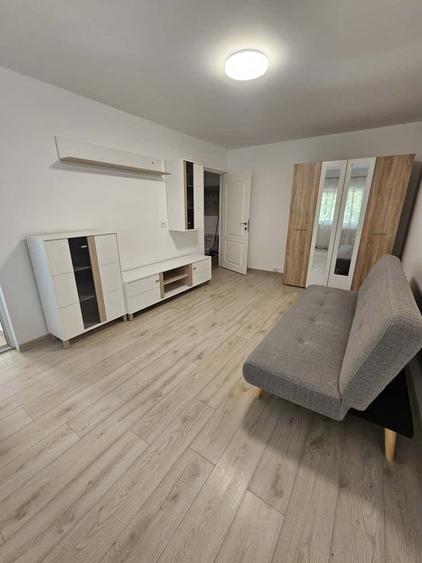 Apartament renovat si mobilat modern! 2 camere, Podul de Fier intersectie
