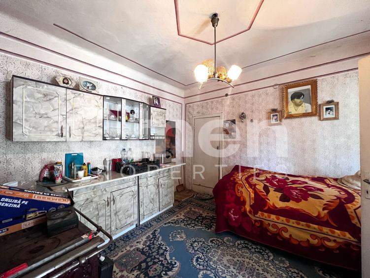 Casă bătrânească | 1500 mp teren, | Tăuții-Măgherăuș.
