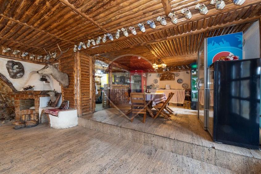 Pensiune cu restaurant și spații comerciale, central Râșnov