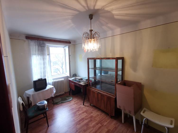 Apartament 3 camere  zona Rapsodia