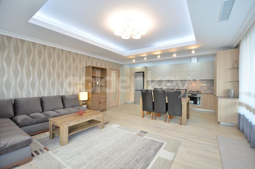 Apartament cu 4 camere si vedere spre Lacul Tei