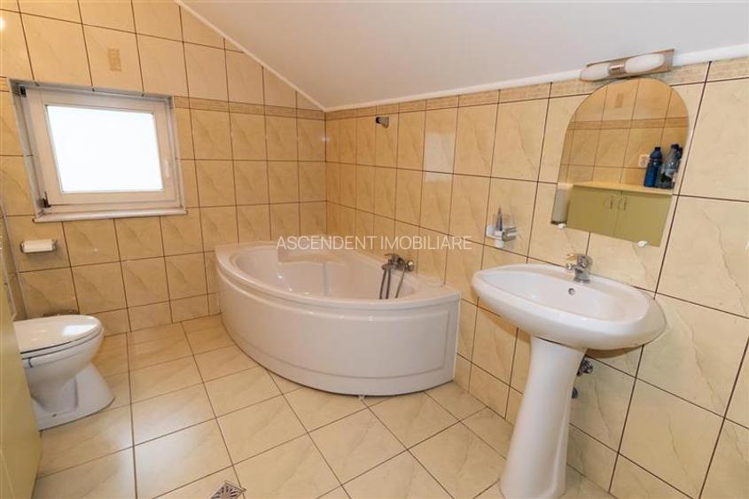 Resedinta cu atmosfera familiara,peisaj imersiv,amplasare premium,Zarnesti,Braso - 24