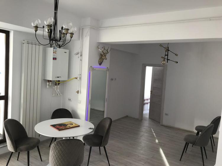 Apartament 3 camere de vanzare Pacurari