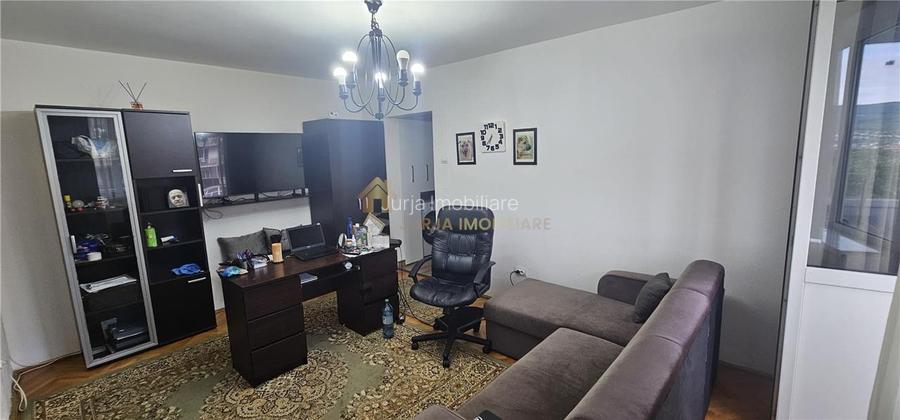 APARTAMENT 2 CAMERE 43 MP PLUS BALCON DE 10 MP ZONA MERCUR