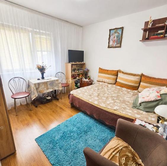 Apartament 2 camere decomandat, etajul 3 ,mobilat ,utilat , parcare ,boxa Astra- - 2