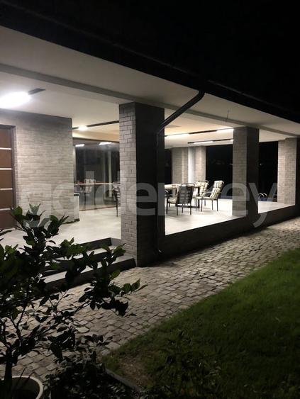 Vila inteligenta cu 5 dormitoare | 2 garaje | piscina