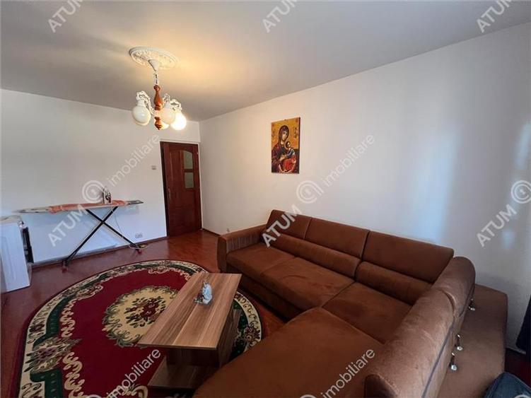 Apartament 3 camere decomandate 2 bai zona Vasile Aaron Sibiu