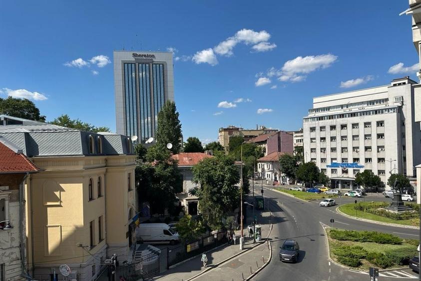 Apartament 4 camere Lux+Centrala de bloc langa metrou Piata Romana