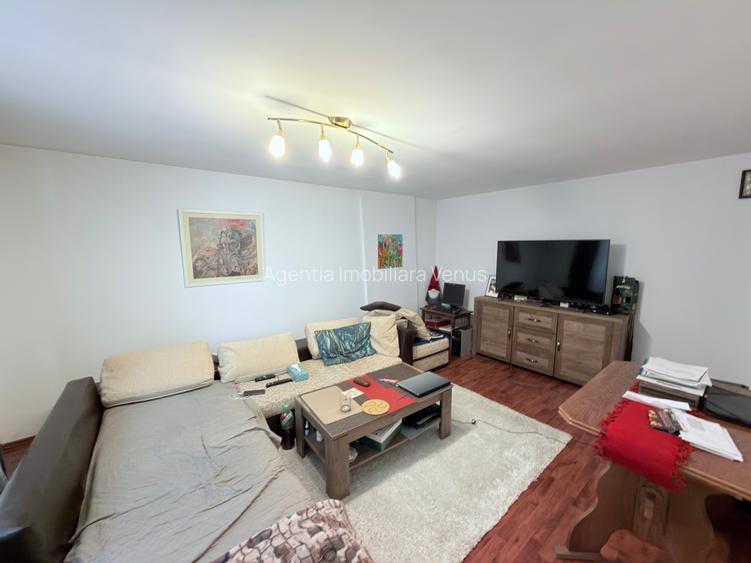 Casa renovata in oras str.Cismelei - 8