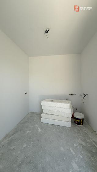 Duplex cu 5 camere, teren de 365 mp - Sanandrei
