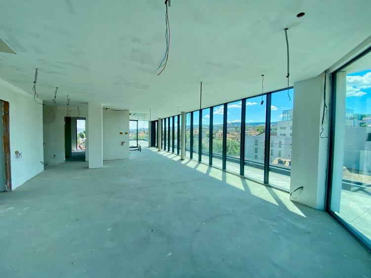 Penthouse exclusivist 134 mp în centru cu vedere panoramică și terasă de 129 mp.
