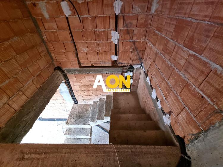 De vanzare 1/2 duplex, 4 camere, 224mp teren, Orizont