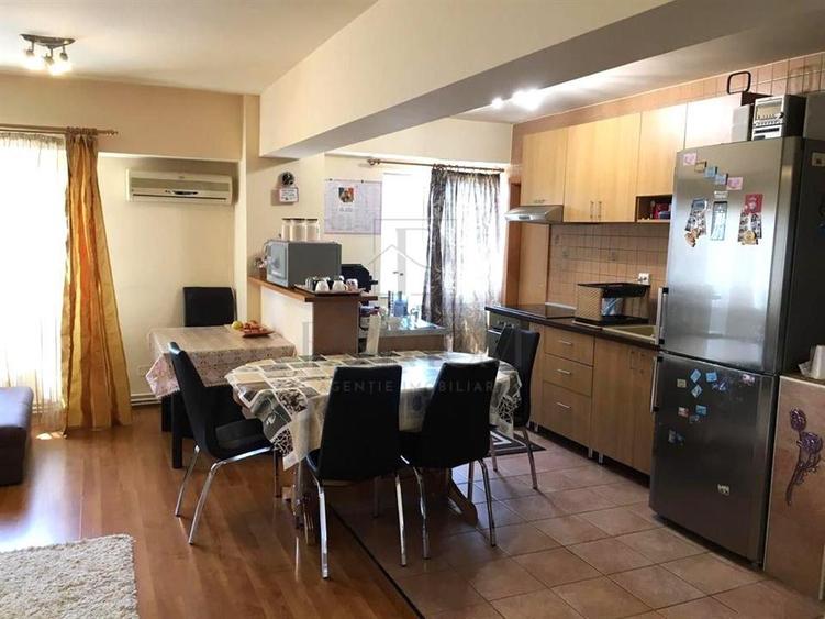 SIMION BARNUTIU - ETAJ 5 - LIFT - 4 CAMERE - 2 BAI - DEBARA - DECOMANDAT - CENTR