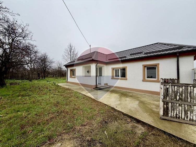 Casă cu 2 camere de vânzare Jaristea