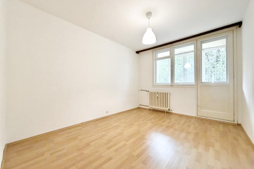 Vanzare 3 camere PARTER INALT cu balcon strada Armenis nr.8 OZANA - Titan