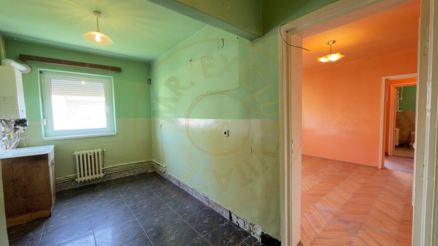 Apartament 2 camere Etaj III / Str. Eliberării 17 -Carei- Comision 0% cumpărător