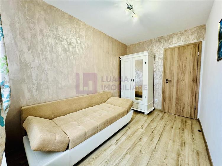 Apartament 3 camere de inchiriat | decomandat | renovat | Strand |