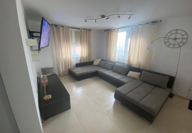 Pensiune 7 camere plus apartament zona Platos Paltinis