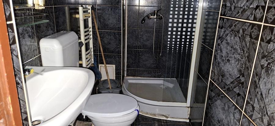 Apartament cu 3 camere - zona semicentrala