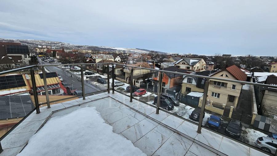 Apartament 3 camere în zona Piata Ira