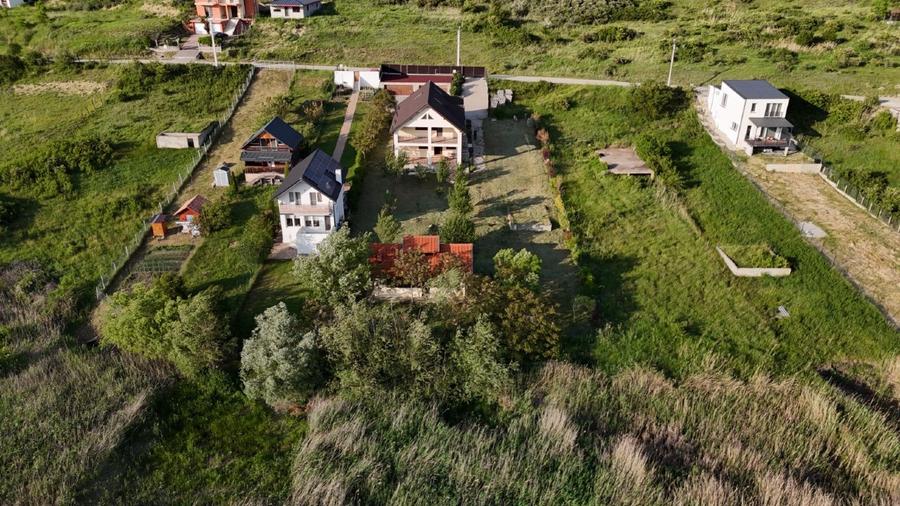 Închiriem proprietate de excepție în Campenesti