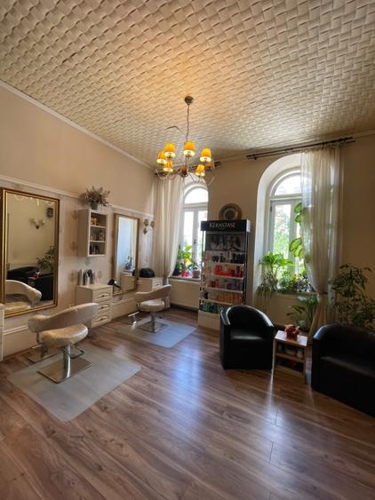 Spatiu comercial, Ultracentral