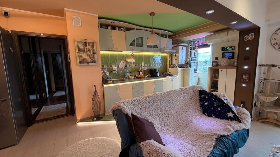 Apartament 4 camere de vânzare, Galati, Mazepa1, et. 8 din 10