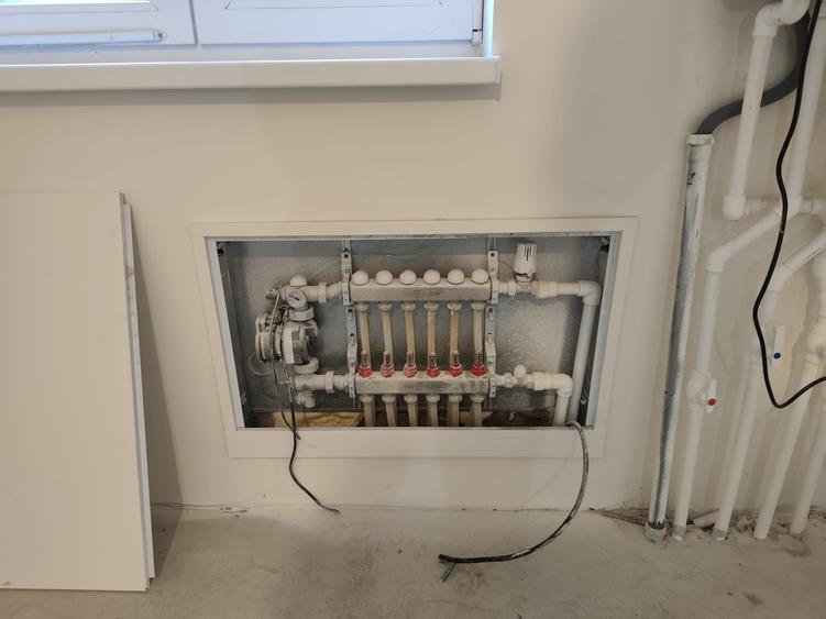 FARA COMISIOANE apartament cu 2 camere incalzire pardoseala centrala gaz