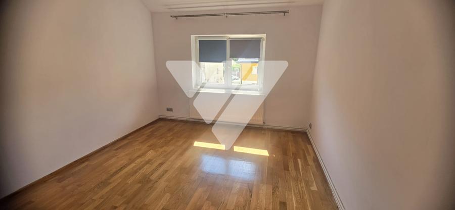Apartament 2 camere etaj 3 bloc cu acoperis Cisnadie, Sibiu