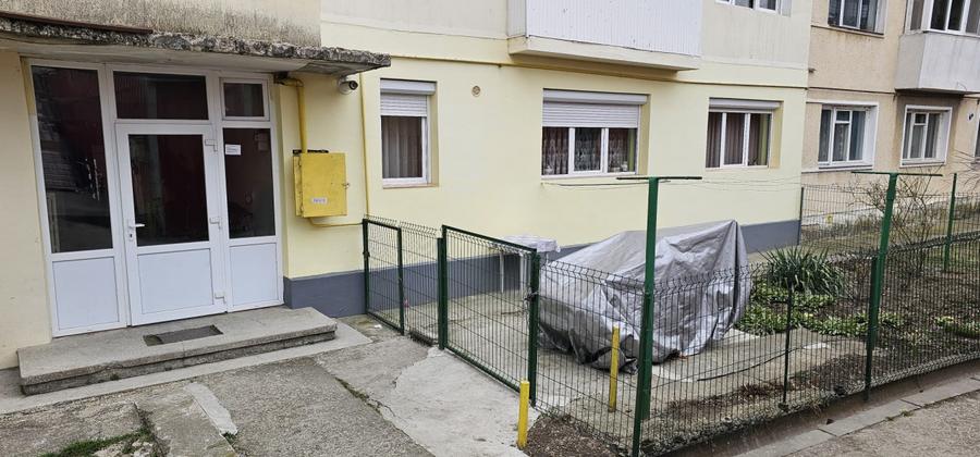 La parter în centrul Târgu Ocnei — investiție sau acasă, tu decizi