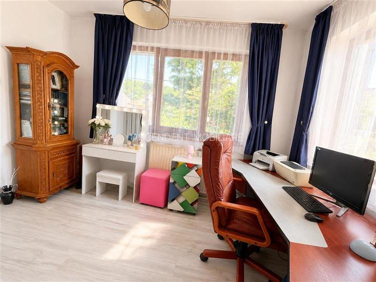Casa familiala,790mp teren,5+dormitoare, livada,2 garaje,panouri 8 kW, Tarnaveni - 12