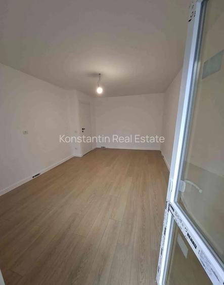 Garsonieră decomandată, 40 mp, renovată, etaj 1, 6 min metrou Apărătorii Patriei - 2