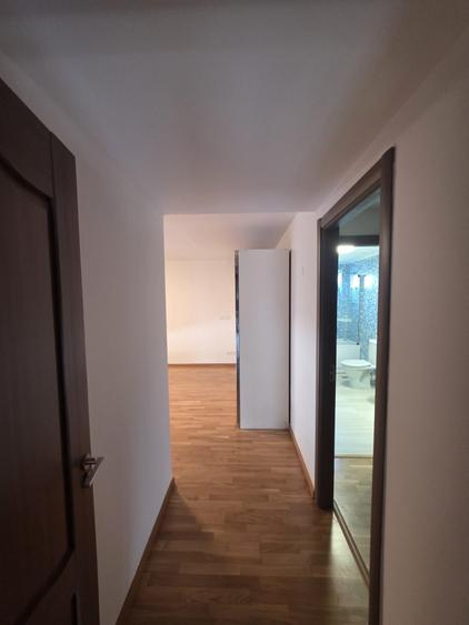 BANEASA GREEN LAKE COMPLEX APARTAMENT 4 CAMERE LOC PARCARE SI BOXA