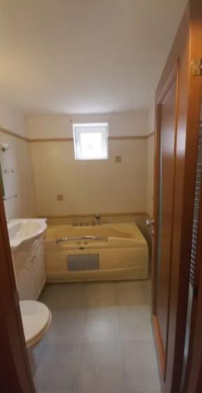 Berceni,et.3/8,2 bai,balcon inchis,CENTRALA PROPRIE,geam baie,mobilat,utilat.
