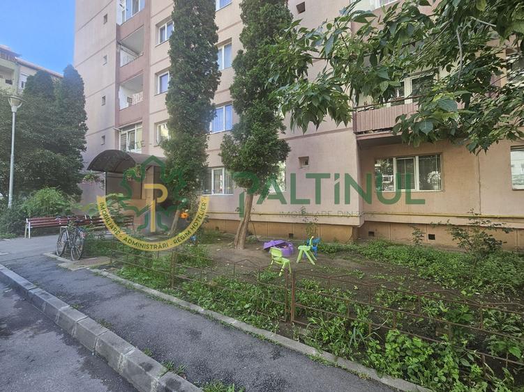 Apartament 3 camere decomandate, cartier Vasile Aaorn, Sibiu