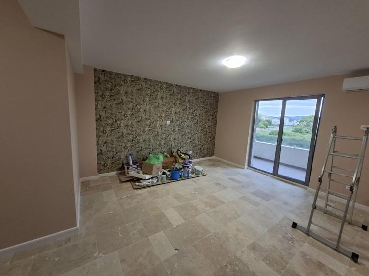 Ofer spre inchirere ap.2 camere Rm. Valcea + garaj