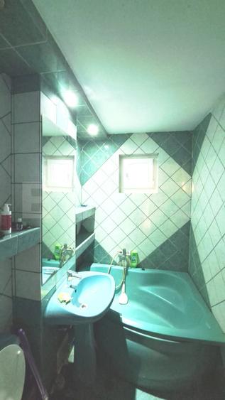 Apartament 4 camere, 76.60 mp, zona Tractorul