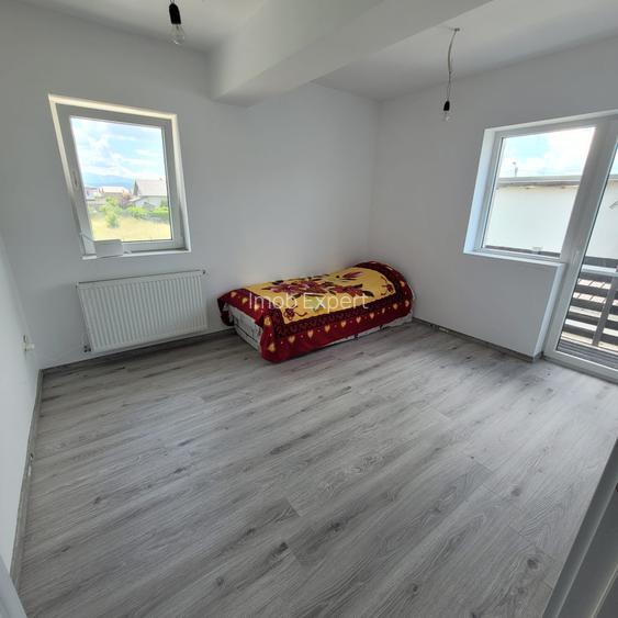 Inchiriem casa individuala in Sanpetru, zona centrului Maria - 11