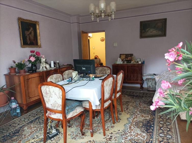 Apatament 4 camere in vila zona Aurel Vlaicu