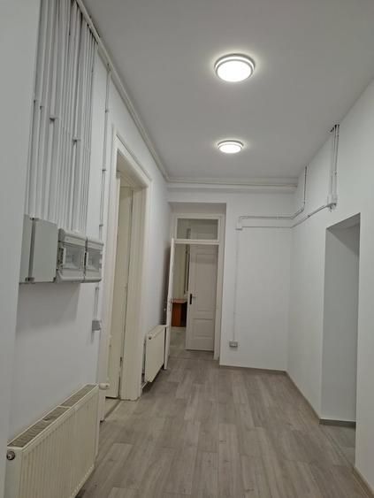 Birouri 75 mp Piata Unirii RENOVAT, prima inchiriere