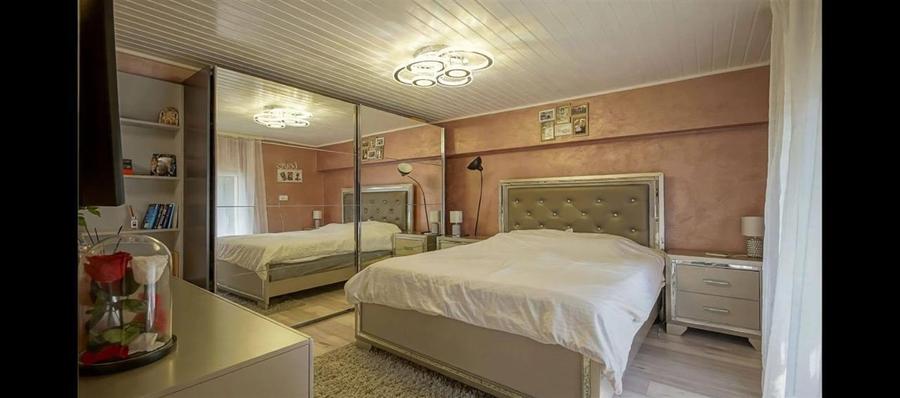 Vila eleganta cu 6 camere, natura si liniste - Vulcan, Brasov