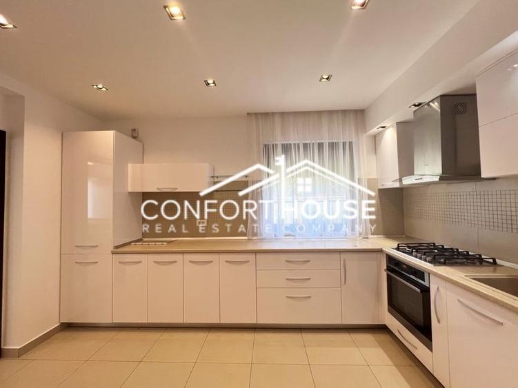 VILA P+E+M - 6 camere - situata intr-un ansamblu rezidential in IANCU NICOLAE